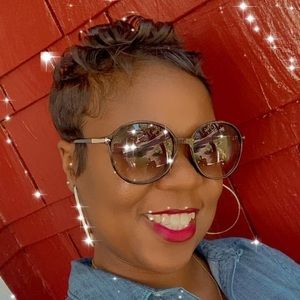 Meet your Posher, Tiffany